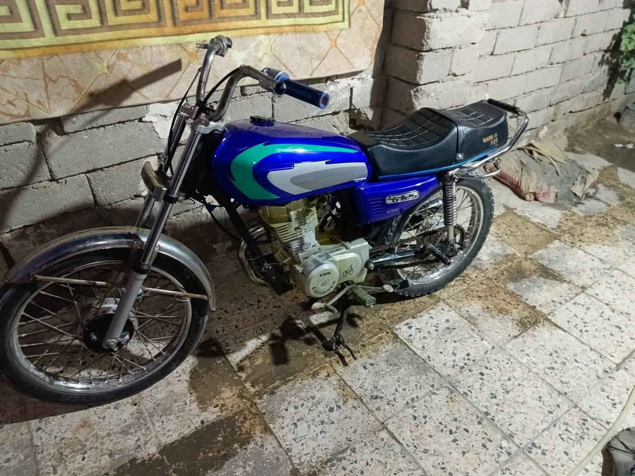 للبيع دراجه اوراق أصولي موديل ١٦ رقم شاصي وبليته كله مطابق اوراق كامله محرك زين يمشي للبيع سعر ٤٢٥ قفل غير هذا السعر مابيع مكاني ناصرية مركز ***********
