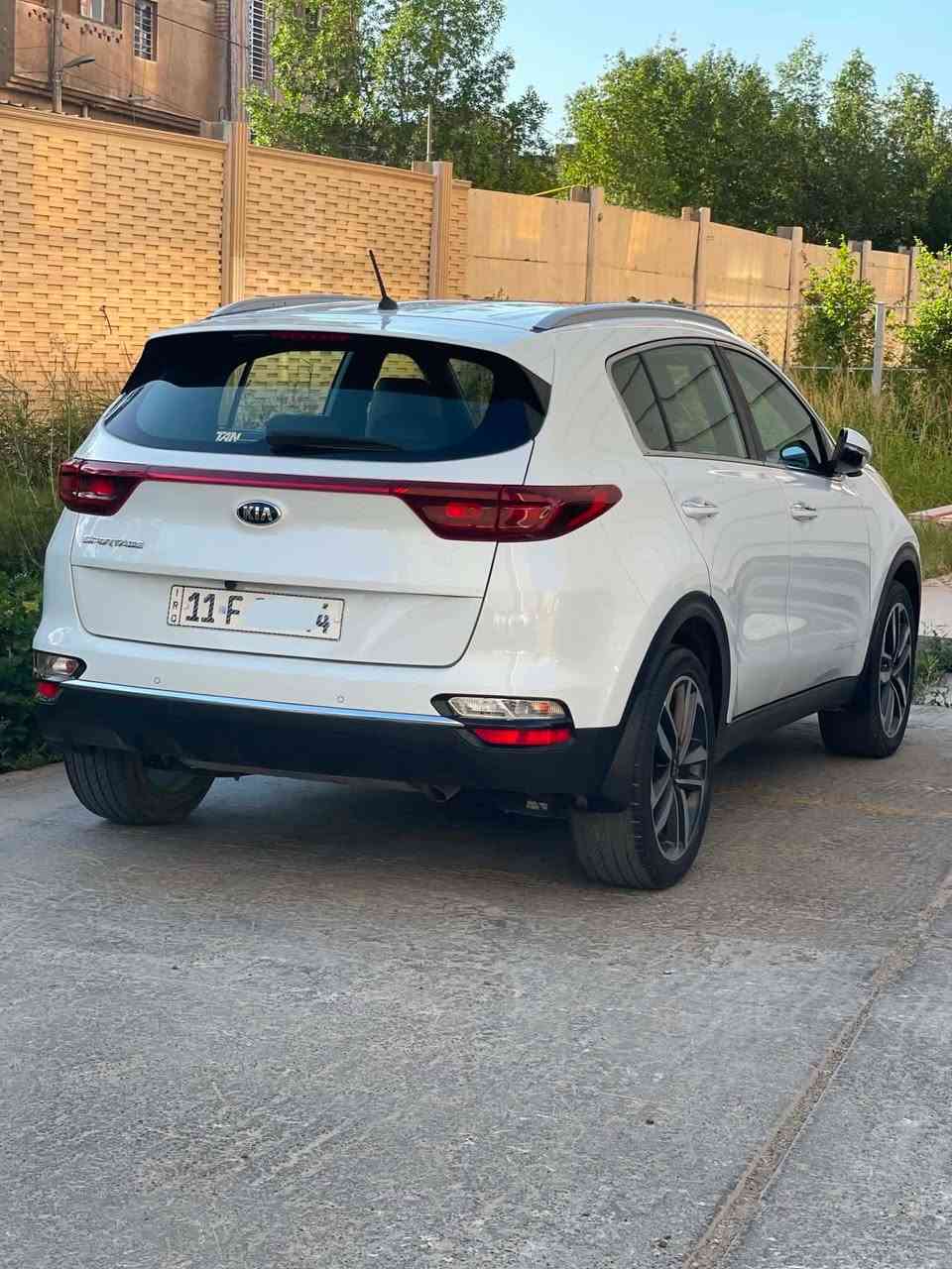 سبورتج 2019 خليجي كفالة عامة حتى من البارد جديدة جداً ماشية 48 كيلو حقيقي محرك 2000 دوش على وضع الشركة مواصفات اعتيادية مري شفط حساسات امامي وخلفي قطعتين تبريد تحكمات شاشة وكاميرا  رقم بغداد الدولي مكانها بغداد الدورة السعر 188 وبيها مجال للاتصال ***********
