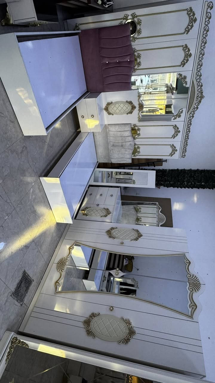 غرفه نوم شبابي بناتي 6قطع نضافه اخو الجديد السعر مع الشد والنقل 575 الف  قفل
***********. / ***********
