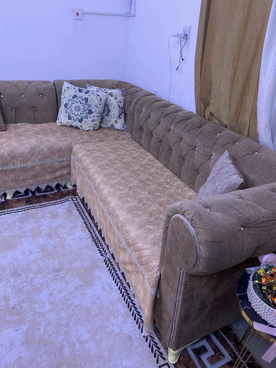 ديوان  عشر مقاعد نضيف ويا مفرش وكوشات  مآبي اي ضرر مكان بغداد الحريه للآستفسار راسل او 📞 تصال ***********
