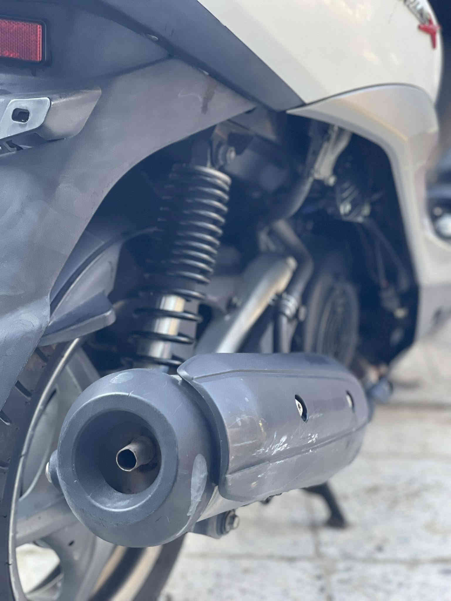 للبيع سكنس لد ياباني قبق نفخ ستان كهربائي مكينه بلاديه برغي ما مفتوح بيهه السعر 1250   وبيهه مجال مكاني الشعله ***********
