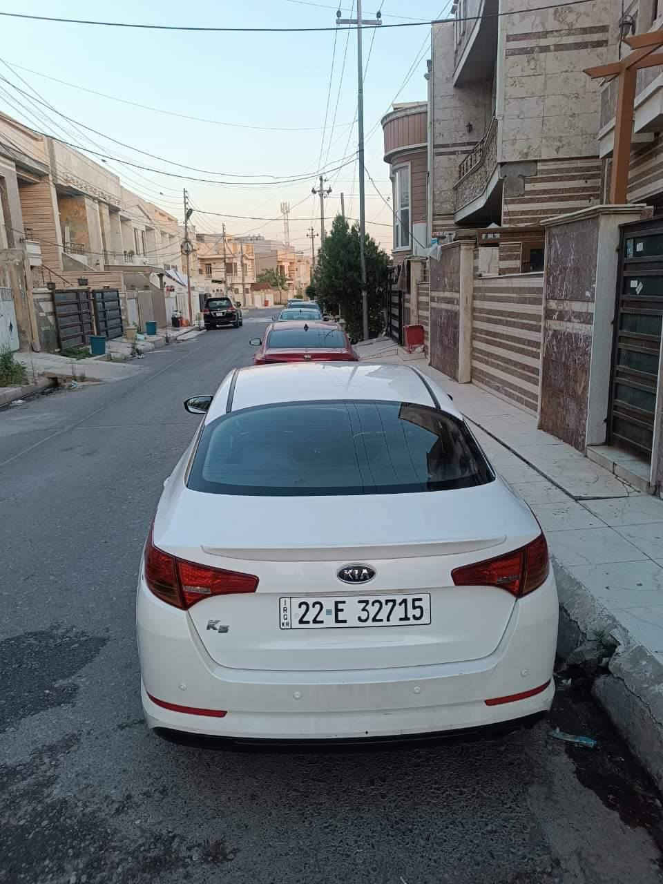 السلام عليكم 
اوبتما K5  كوري 
موديل 2011
لون صدفي 
ما بيها اي ضرر او صبغ  السياره ماشيه 135الف حقيقي 
السياره موجوده بل موصل 
السعر127
***********
