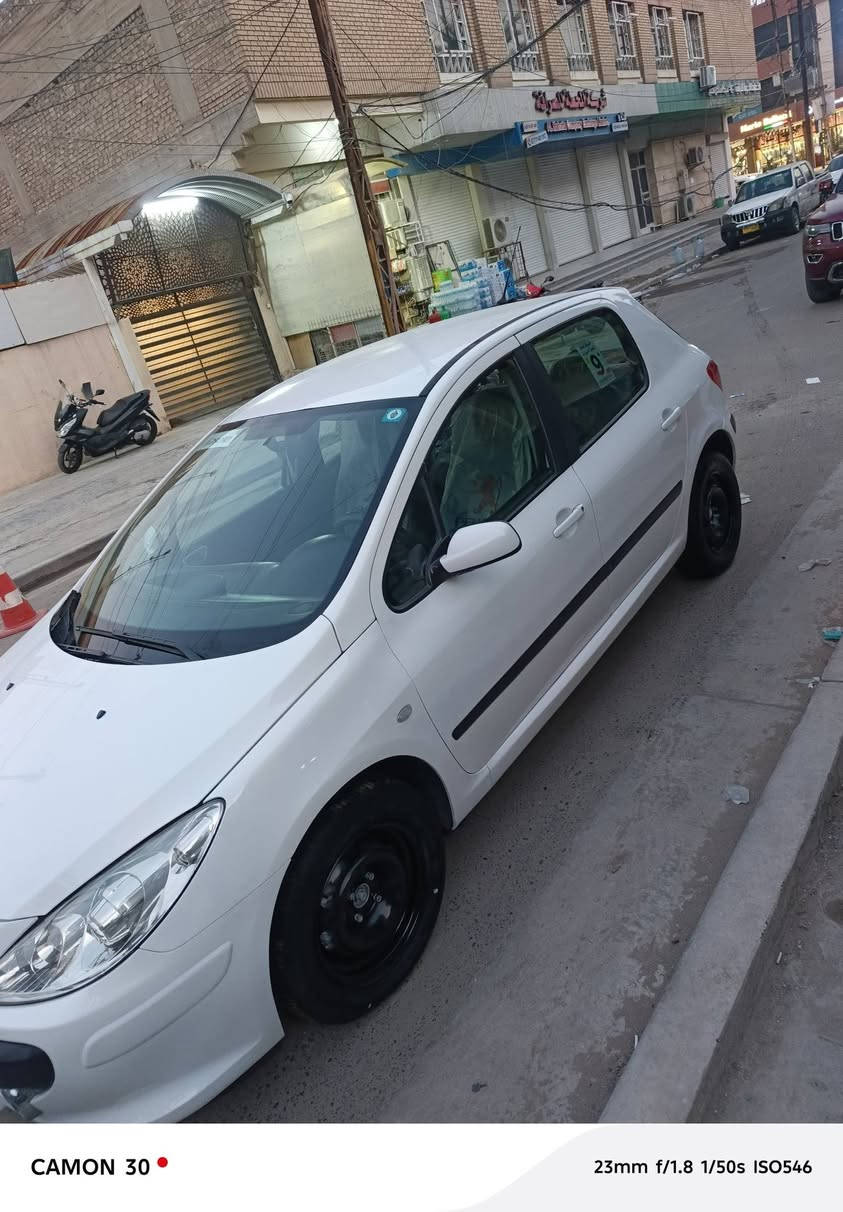 السلام عليكم بيجو
307
2006
بسمي مشروع وطني 
كير مكينه مكفولات
ماشيه 198 الف
سياره جديده
كهربائيات بلاد 
صبغ دوس مع داير خلفي
مكان سياره العرصات
السعر 64 وبيه مجال 
***********
