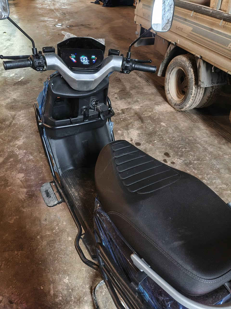 دراجه هواندي سعره 140حقيقي100
صار يومين من اخذته بعده للجيش
6بطاريات ضمان شهر كامل
سعره 850

***********
