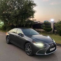 🚗 للبيع: Lexus ES Luxury 2023 ✨ بحالة ممتازة – فخامة وهدوء ونعومة بالق...