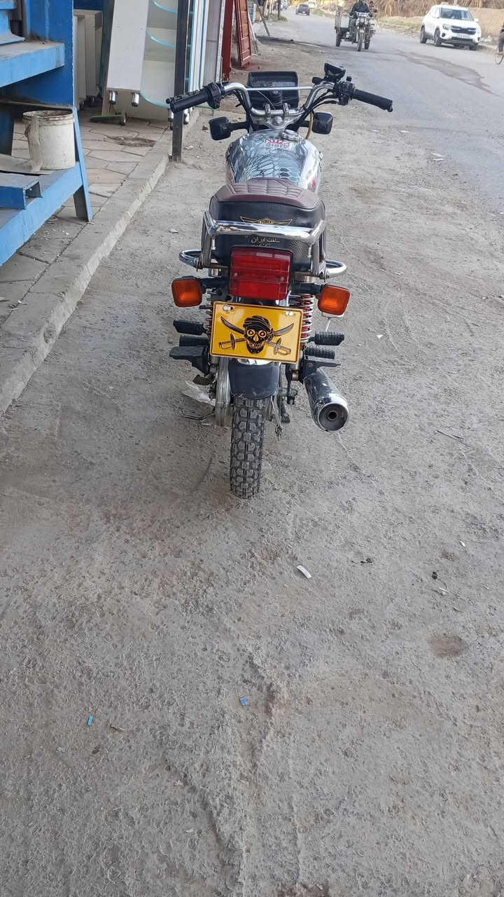 سيفان موديل 2022 فول نظافة محرك بلاد
سبانة ما ممدودة عليه تايرات جدد كلهة شقالة  

مكان شهربان سنسل الرقم *********** خاص ما متواجد سعر 600 بيهة مجال قليل شراي ينتصل
