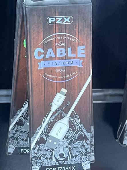 #المملكه الالكترونيه توفرلكم كل انواع واحجام كيبلات الشحن 🔌🔋والشاحنات الاصليه يمنه تخبل ومضمونه زورونا بمركزنا نورونه 💥او تحبون تطلبون راسلونه وتساب ***********وتدللون زبائنا الكرام
