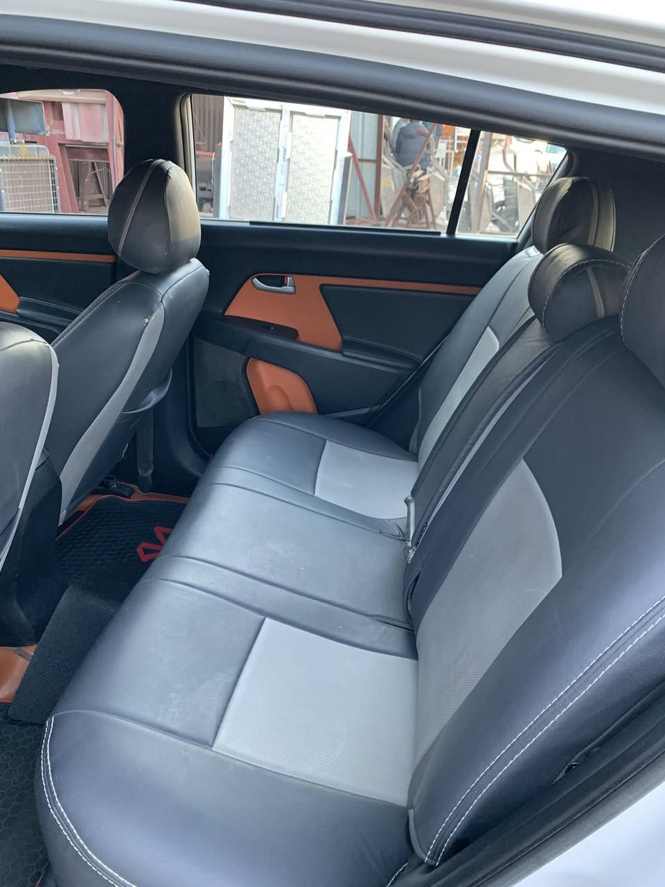 كيا سبورتج 2013 خليجي  فول مواصفات 1/1 رقم سليمانية باسمي هزة جديدة مكفولة من الصبغ والتبديل السونار مرفق بالمنشور   
محرك مفتوح بصمة تشغيل بصمة ابواب كشنات جلد 
باقي المواصفات المعروفة 
ماشية 123 الف 
السعر 157 وبيها مجال بسيط 
العنوان ديالى 
للاستفسار ***********
