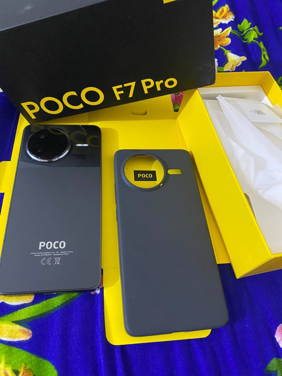 بوكو F7برو نظيف جدا مع ملحقاته الجهاز ما مستخدم هواي ابد اخو الجديد الجهاز مكفول + ذاكرة 512 
يشغل ببجي 120فريم سلس الاستخدام 
سعر 575 الف بيه مجال بسيط جدا 
***********
