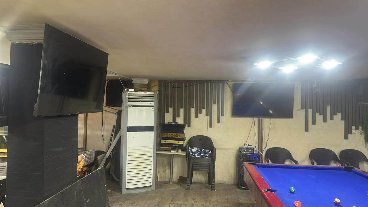 كوفي للبيع 
بغداد حي الجامعه 
شارع الربيع

السعر والتفاصيل يم صاحب الكوفي 
كامل من كلشي
***********

