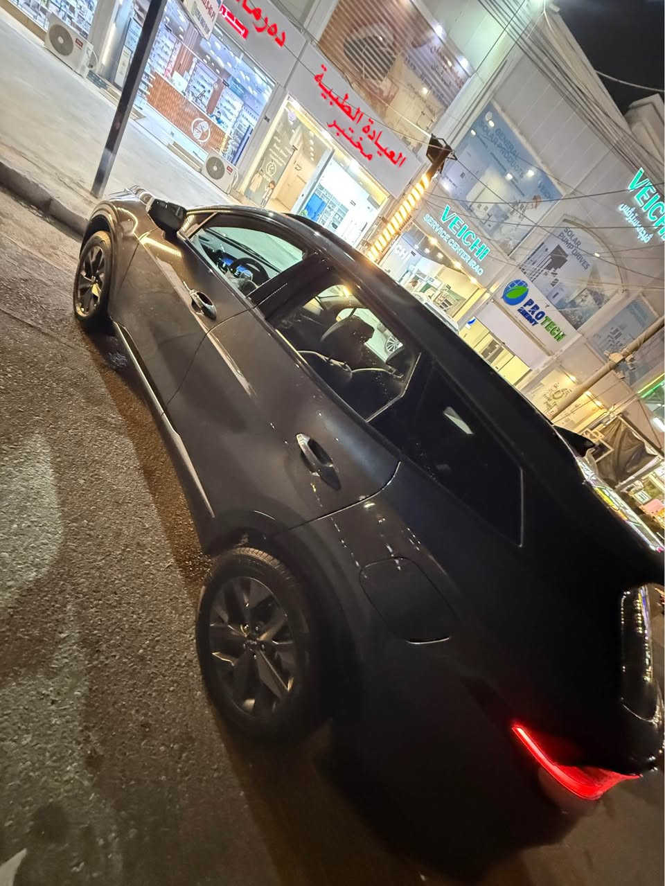 Kia sportage SX prestige hybrid 2023 
كيا سبورتج فول اعلى فئة هايبرد لون نفطي
محرك ١.٦ تيربو هايبرد • القوة الإجمالية: حوالي 227 حصان
ماشي ٩ الف كيلو 
ويل ١٨ تايرات GOOD YEAR 
شاشتين كبيره 
اندرويد اوتو وابل كار بلي
سماعات HARMAN KARDON 
تحكمات ستيرن 
رادار امامي وخلفي وجانبي 
•نظام مساعد القيادة على الطرق السريعة (Highway Driving Assist)  
نظام فرملة تلقائي للطوارئ مع كشف المشاة  

مثبت سرعة تفاعلي
قيادة ذاتيه
كشنات جلد كهربائية السايق والسكن 
كشنات اماميه هيتر وتبريد و ستيرن هيتر
صندوق شفط كهربائي
كشنات ميموري للسايق 
تحكمات تبريد لمس 
مساعد نزول من منحدرات 
دبل اكسل 
️ نظام توزيع قوى الدفع تلقائيًا حسب الظروف
✔️ وضعيات قيادة متعددة (Eco / Sport / Smart / Snow)  
تحكمات المفتاح تشغيل عن بعد وتحريك للامام والخلف عن طريق المفتاح ذكي
كاميرات 360 درجة 
سقف بانوراما
حادث قطعتين خلفي ايرباكات كلها سليمة 
السياره دينار مصرف مابيها اخت الزيرو 
السعر 225$ وبيها مجال بسيط
رجاءا اذا مو شراي لتخابر *********** أربيل, العراق
