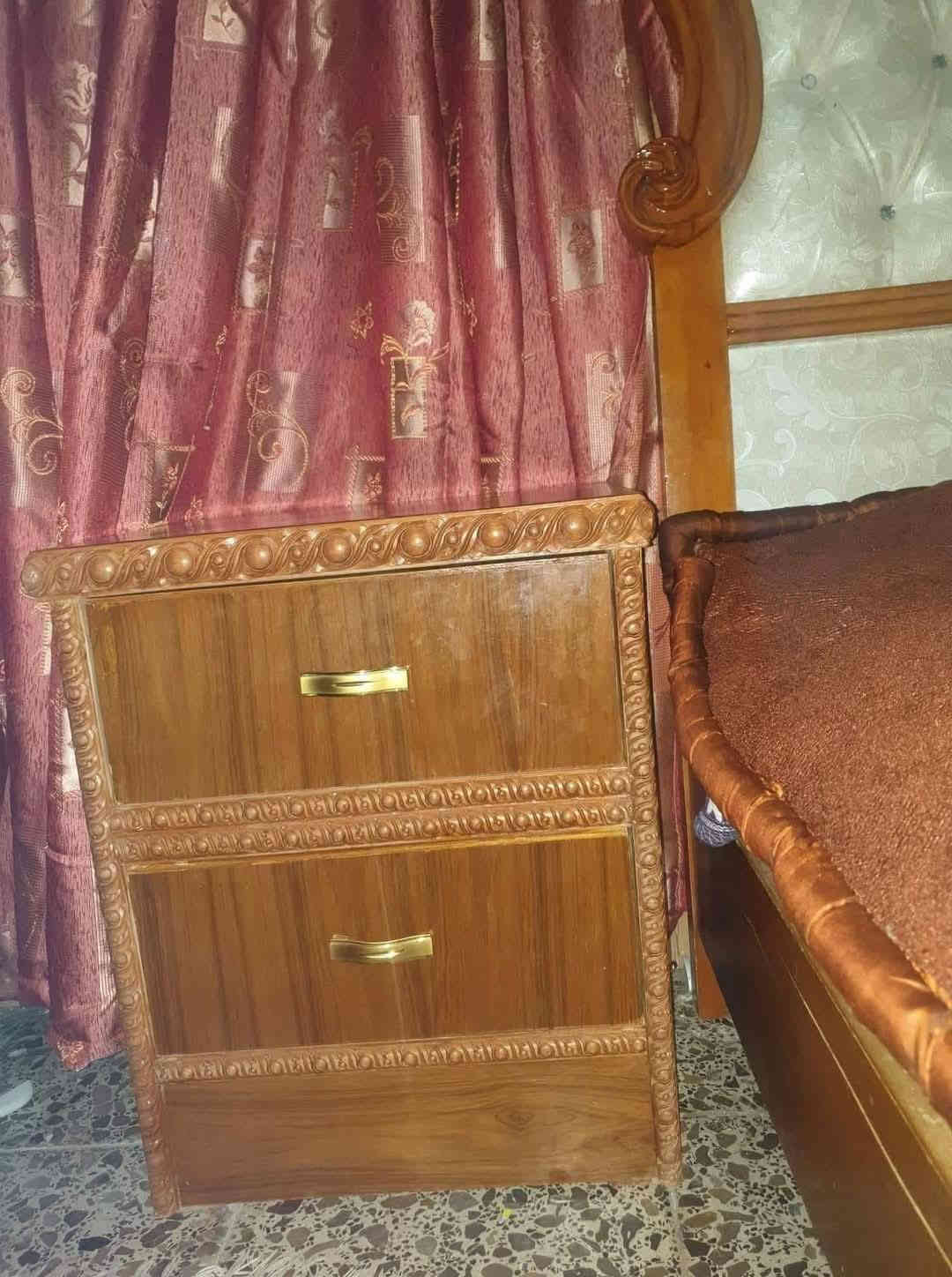 غرفه نوم صاج ٦ قطع صاج توصاه مو تجاري ضررها بس ميز تواليت بي فطر مقدار اصبع من صفحه ميبين السعر ٥٠٠ تواصل ***********
