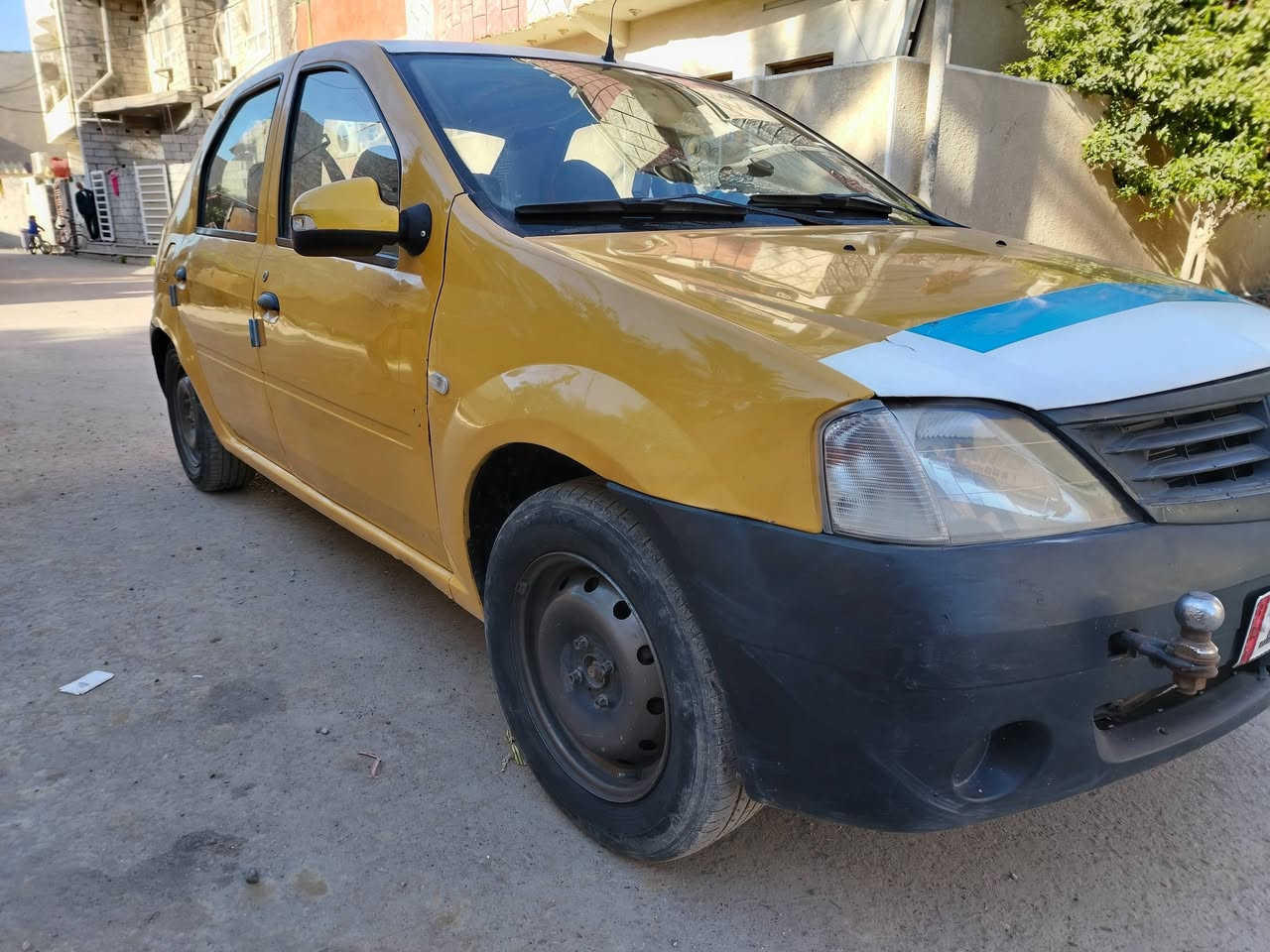 السلام عليكم رينو لوكان 2010 مكفوله من كلشي تبريد منضومه جديده صدر جديد كهربائيات محرك حاويه مكفول السياره ما نقصها شي هزه وجامه جديده ما تصرف عليها شي كامله من كل شي السعر 37وبيها مجال قليل ماكاني بغداد الراشديه ***********
