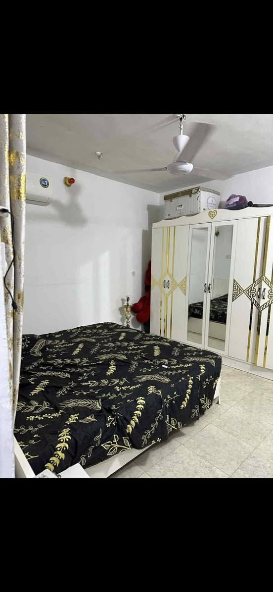 يالله اخوان اليوم جبنالكم بيت نظيف حيل وبسعر مناسب وموقع كلش حلو لبيت مساحته ٢٠٠ سند زراعي تحويل مباشر موقع البيت جمعيه الامام مجاور بيت الاستاذ محمد حمودي اخوان بس تفتح باب البيت صير مناير سيد محمد عليه السلام بوجهك البيت يحتوي على غرفتين نوم وصاله ومطبخ ومجمع صحيات وطرمه كلش جبيره وحديقه يرهم مراوس بيت بشطيطه سعر ٦٠ وبي مجال *********** اتصل ودلل
