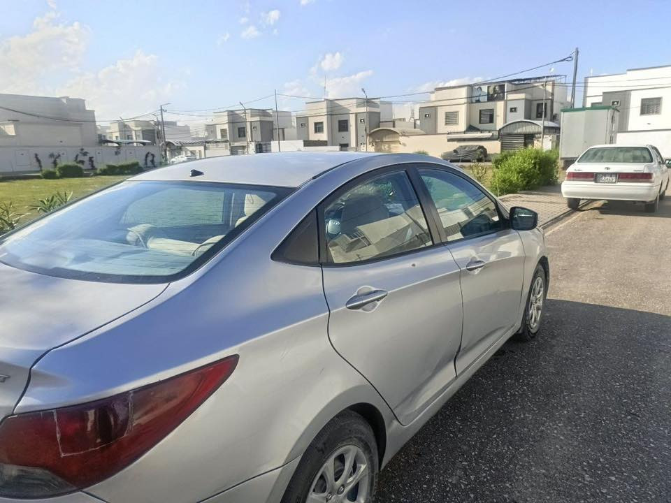 اكسنت ٢٠١٣
مكينه ١٦٠٠
خليجي 
رقم انكليزي نجف بأسمي سنويه جديده لسنه ٢٠٣١ 
بيه ٣ قطع صبغ اثر جراد
السياره جاهزه
كير ومكينة مشروطات
كهربائيات وتخم تاير 
السعر ٨٠ وبيه مجال بسيط ***********
