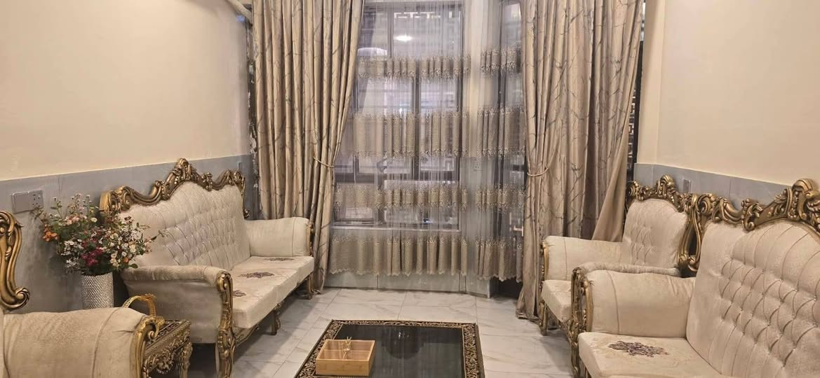 اسلام عليكم بيت في حي المهندسين الشعب 
100م 
2غرف نوم
2صحيات
استقبال
ترك  
البيت يقع على شارع تجاري
منطقه. نضيفه 
والبيت بل مربع الذهبي
للاستفسار اكثر ***********
المنطقه بيها مجاري امطار يعني فيضان ماكو 
وفضل شي قريب على الشارع العام اول فرع  
البيت يقع على شارع 15الرئيسي 
وشكرا
