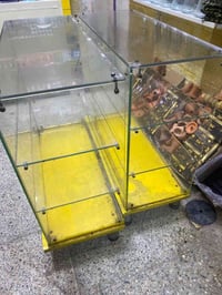 فاترينه للبيع  العدد 2 نضيفات   السعر 60 وبي مجال   07707064998