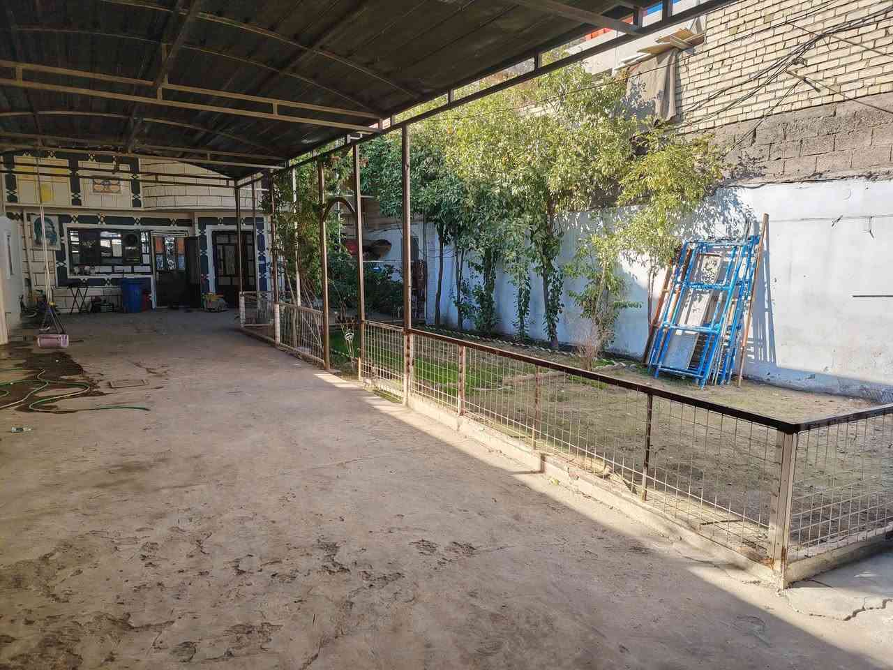 سلام عليكم بيت البيع مساحه ٣٠٠ متر طابو ملك صرف منطقة الانتصار مقابل مستشفى حماد شهاب سعر ٢٠٠ وبي مجال الاستفسار اتصل ***********
