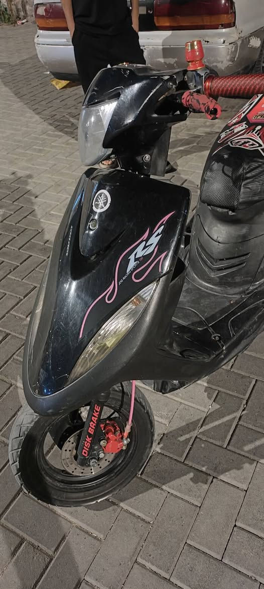 سلام عليكم ماكس عدله للبيع الدراجه مفتوحه بس ولفات شرط بلاد البوشه والبستم  سعر 700 وبي مجال قليل نقصها بس سطب خلفي *********** بصره تنومه
