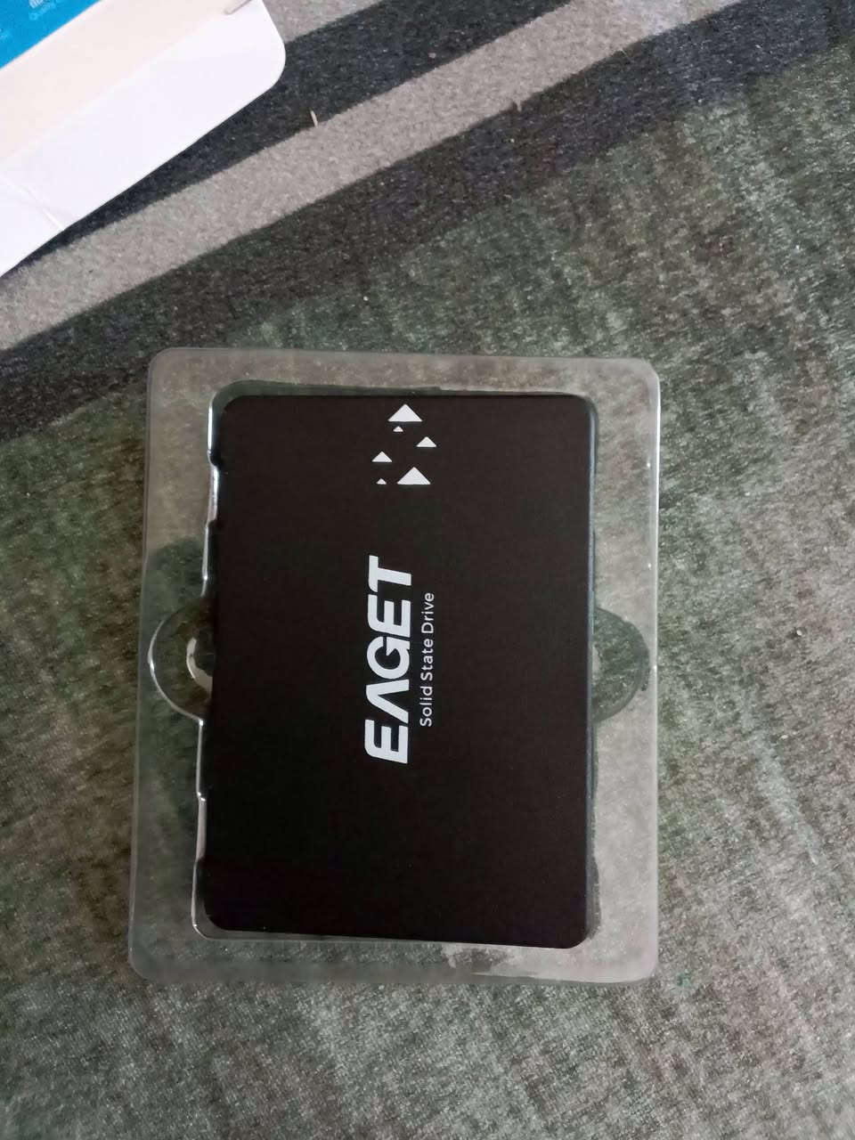 السلام عليكم ورحمه الله وبركاته اخواني
موجود SSD بسرعه 530BM/s

و الحجم 120GB 

السعر على الخاص و الرقم *********** موجود واتس اب

العنوان واسط الموفقيه
