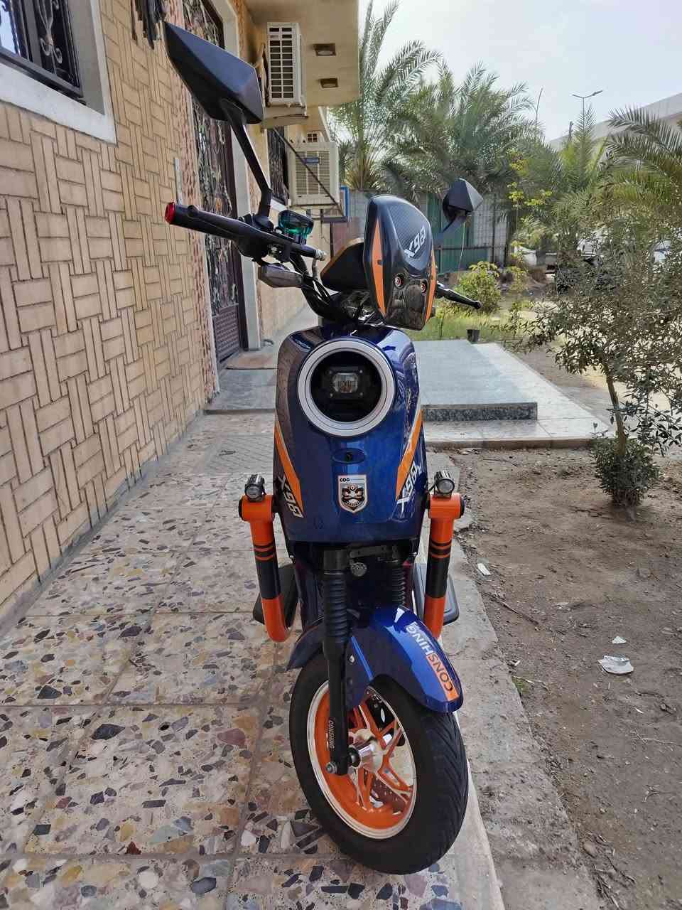 السلام عليكم دراجه شحن X900 موديل 2026 جديده لوك بحالة الزيرو وأوراقها موجوده. 
بطاريات كبار 33 امبير عدد 5.
ملف 2000 واط.
تشغيل بصمه.
كروز مثبت سرعه.
نظام بارك +  نظام بك.
السعر ٤٧٥ الف.
مكاني جادريه.
***********
