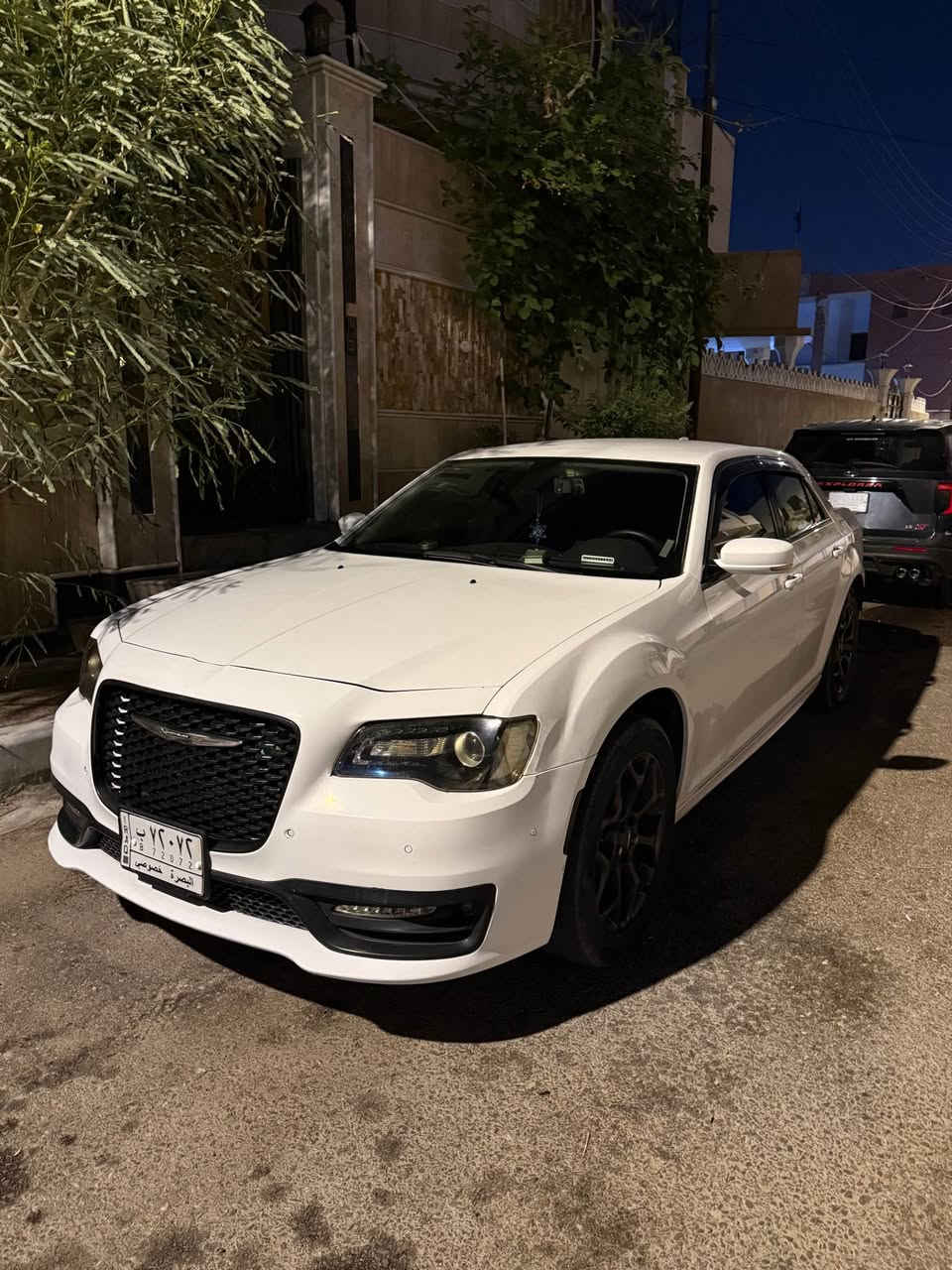 السلام عليكم
كلايسلر c300
اوباما موديل 2021
رقم.بصرة تحويل ثاني يوم   

بيها قطعتياً مبدلات البنيد والباب الخلف السائق 
مواصفاتها حساسات خلفي امامي 
اشاير بلمري 
ونقطه عمياء 
شاشة كبيره 
كشنات كهربائية
عدسات زنون 
شاشة تحكم بلستيرن 
تدفئة بلكشنات 
فور ويل السيارة
ايرباكات كلها سليمه
سيارة جاهزة مكينة كير حدادية  تبريد 
مابيها اي نقص 
سعر 245وبيها مجال للشرراي. 
***********
مكاني بصرة البصرة, العراق
