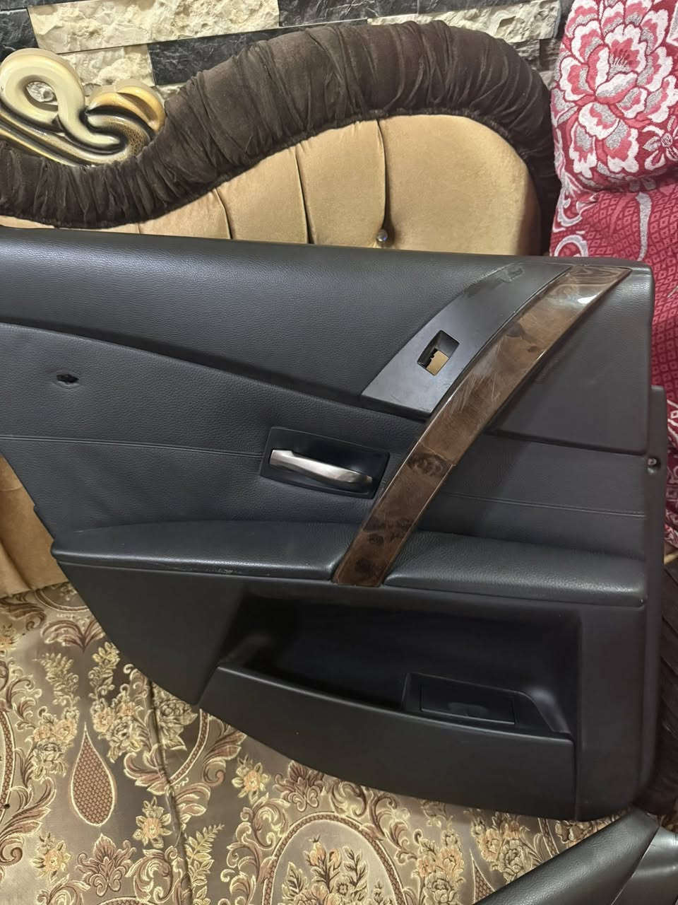 بطاين e60  ميماتي 2007
للبيع  نضافه 80%
قيم وأخذ 
***********
كربلاء
