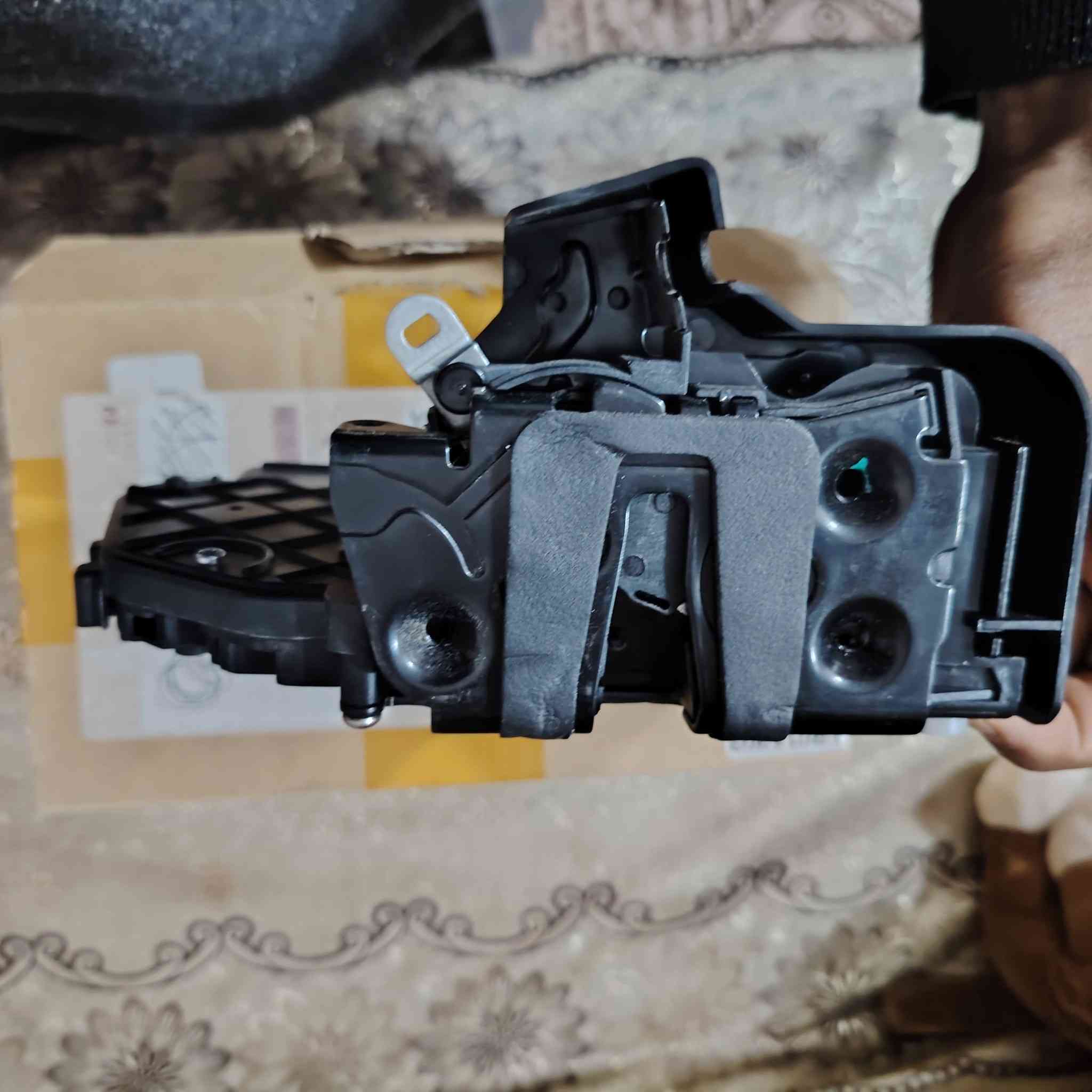 السلام عليكم ورحمة الله وبركاته
قفل سيارة جهة الراكب امامي

مخصص لاندروفر و رانج وفر وفري لاندر


**إذا كنت صاحب هذا الإعلان وتريد حذفه لأي سبب، رجاءا أرسل رسالة إلى الدعم الفني**