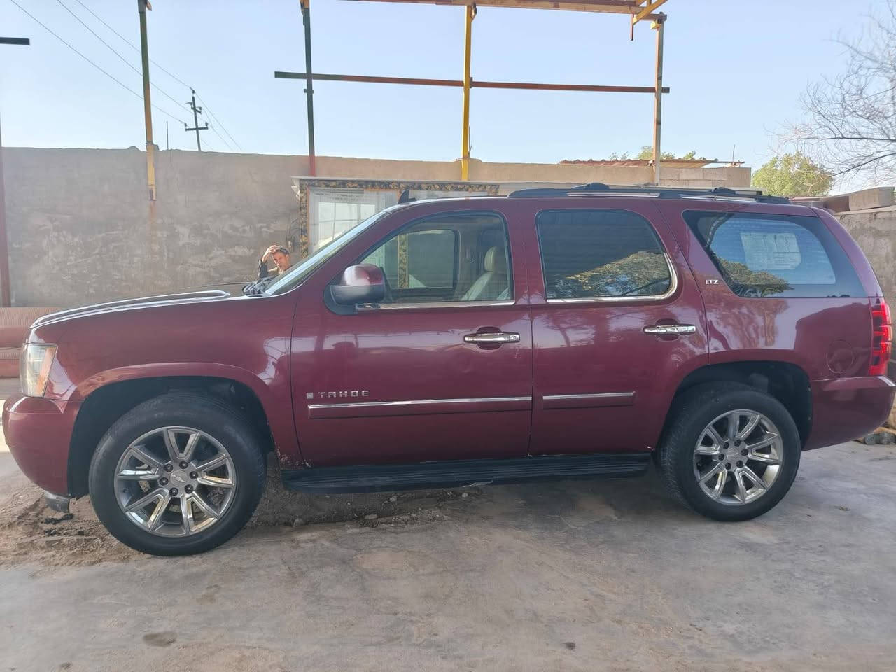 السلام عليكم تاهو للبيع 2008 LTz
مكينه كير حداديه تخم تاير تبريد 
سياره جاهزه رقم بغداد بسمي 
حادثها قبق جنطه السعر ب165 ؤبيها مجال ***********
