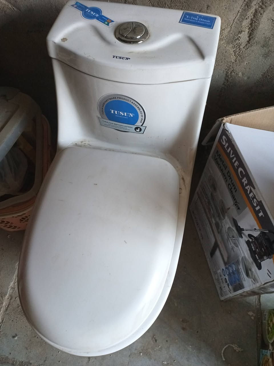 السلام عليكم قاعده غربيه غير مستخدمه سعر ب45 وبيها مجال رقمي *********** وبي واتساب
