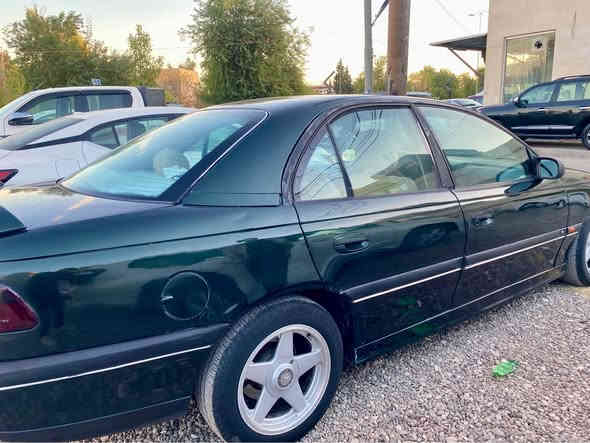 ئۆپل گامێش  مۆدێل ١٩٩٥ مەکینەی چوار پستنە بیستی کەپسە زۆر بەکێش و هەڵمەتە سڵایدە جام کارەبایە قفل مەرکەزیە تەجیل و ناو گێج کامل مەزبوتە تاخم تایەو ویلی زۆر جوانی لەژێرە کارەبی هەموو شتیکی مەزبووتە گێر حادیە لێدرانی نیە سەنەویە ئەولیاتی بەشەرتی حاسیبە سەیارەکە گەنجانە ماشااللە زۆر جوانە
نرخی ٢٨ مەجالیکی برایانەی تیدایە
زم.*********** أربيل
