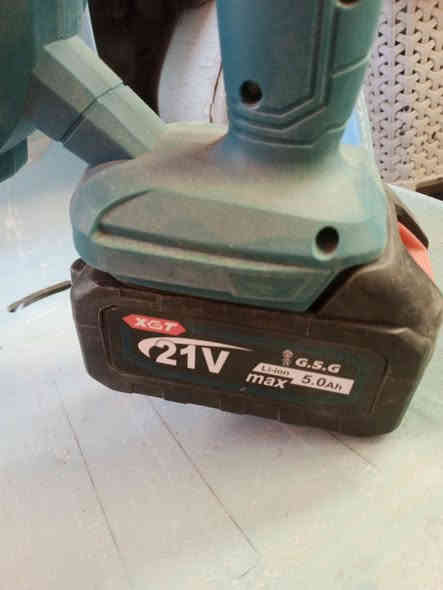 السلام عليكم بلور هواء دفع وسحب شحن جديد ممستعمل السعر٢٧ الف بطاريتين***********
