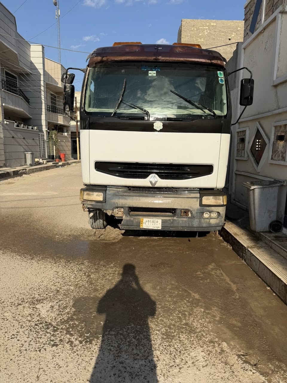 السلام عليكم رينو جاهزه اكفلها عشاير وسرقه  يرادلها ترتيب بسيط شغاله وجاهزه  السعر ٤٢ وبيها مجال ***********
