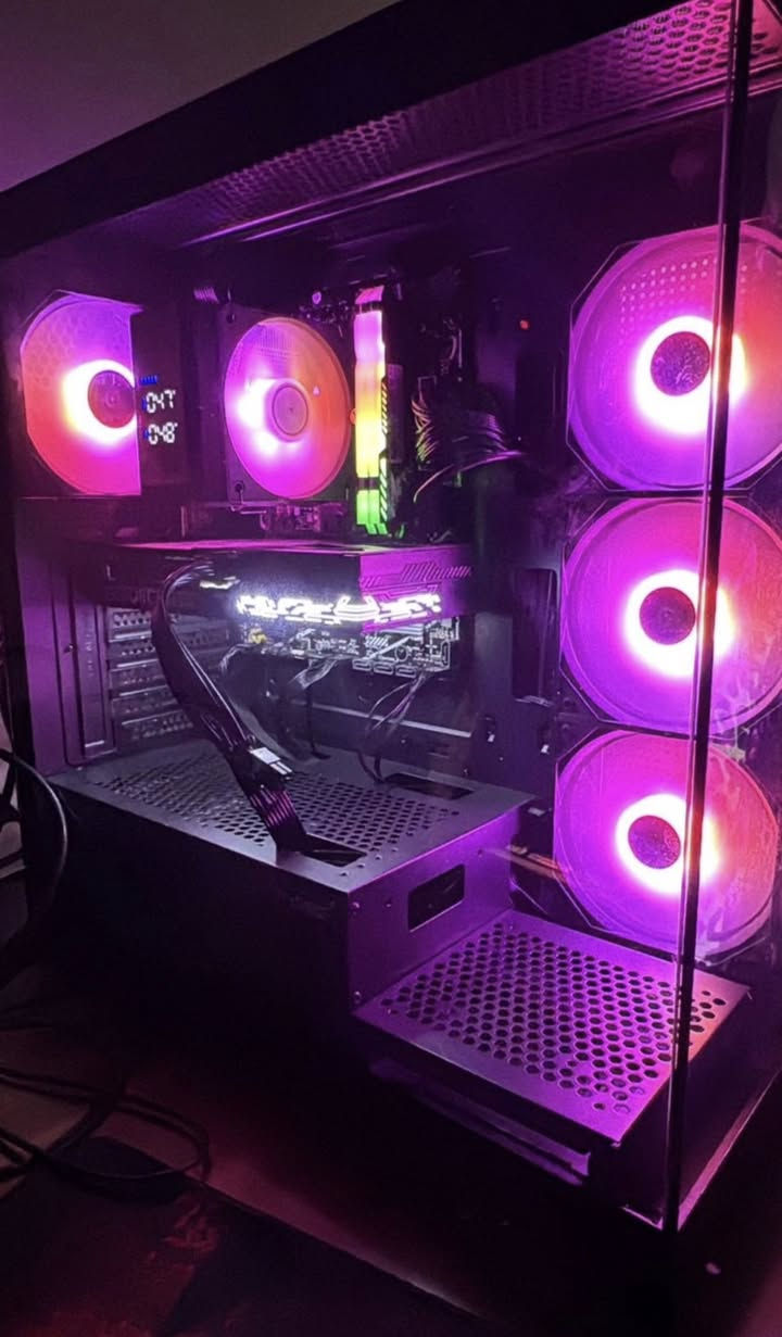 تجميعة مستخدمة اقل من سنة نظافة فول
-Cpu: Core i5 14400f

-Gpu: Geforce RTX 5060ti 16gb galax

-Ram: 32gb 3200rgb

-Motherboard: Asus prime b760m-r d4

-Ssd: 1tb

-Cooler: coolle b40s argb

-Power supply: 650w

مع هدية سماعة هايبر اكس 

السعر  1400 وبي مجال

بغداد - الاعظمية

***********

