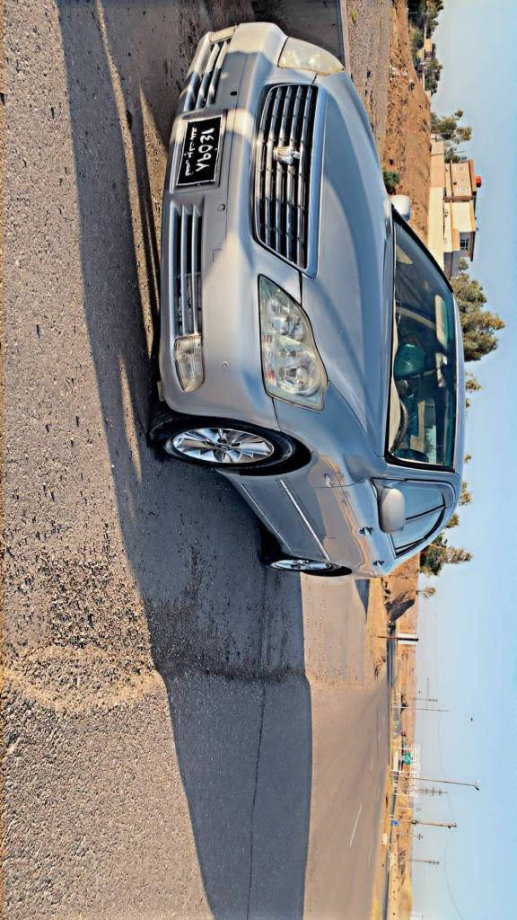 بەناوی خوای گەورە
شاهینە 2005 
182 گەورە بە گەورە 
دوو دگمە شاشەو کامێرە 
تەحدید سرعە ناو زەرد 
سوکان ڤۆلۆیم 
چوار تایەی لۆکی لە ژێرە دینار مەسروفی نیە 
تەبرید ساردو گەرم بە شەرت گێڕو مەکینە بەشەرت 
تێ بینی سەقف بۆیاخی ئەوروپا تەنیا سەقفی بۆیاخە 
شانسی کۆسرەو و کەڤەرو حیزام بەشەرت 
گۆڕینەو ئەکەم لەگەڵ ئاڤانتیو شاهینەی بڕاوە 
سعری56 مەعامەلە گەر مشتەری نیت سەری خۆمو خۆشت مەیەشێنە لەگەڵ ڕێزم
ژ.م*********** السليمانية, العراق
