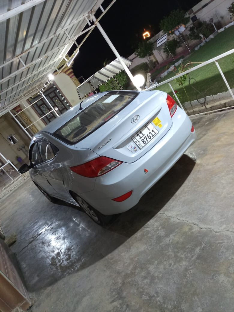 اكسنت موديل ٢٠١٥ 
مكينة اثر بخار حجم ١٤٠٠ 
كير بي عتة خفيفة بل تحريكة 
مصبوغة حزام 
تحويل وكالة 
٧٠ وبيها مجال بسيط 
***********
***********
