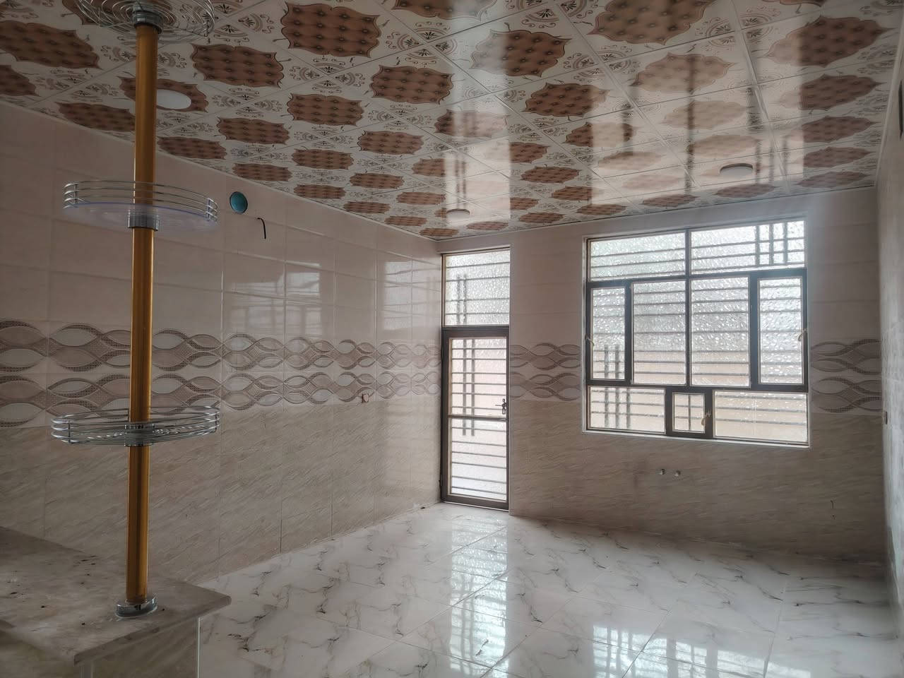 من رخصت الادمن المحترم بيت 170متر واقع حال 225 بيت جديد مامسكون بي غرفتين وصاله ومطبخ استقبال حديقه كراج المسيب حي المرتضي السعرب117 وبي مجال *********** او مراجعه مكتب دلهي مقابل مطعم عمو مهدي
