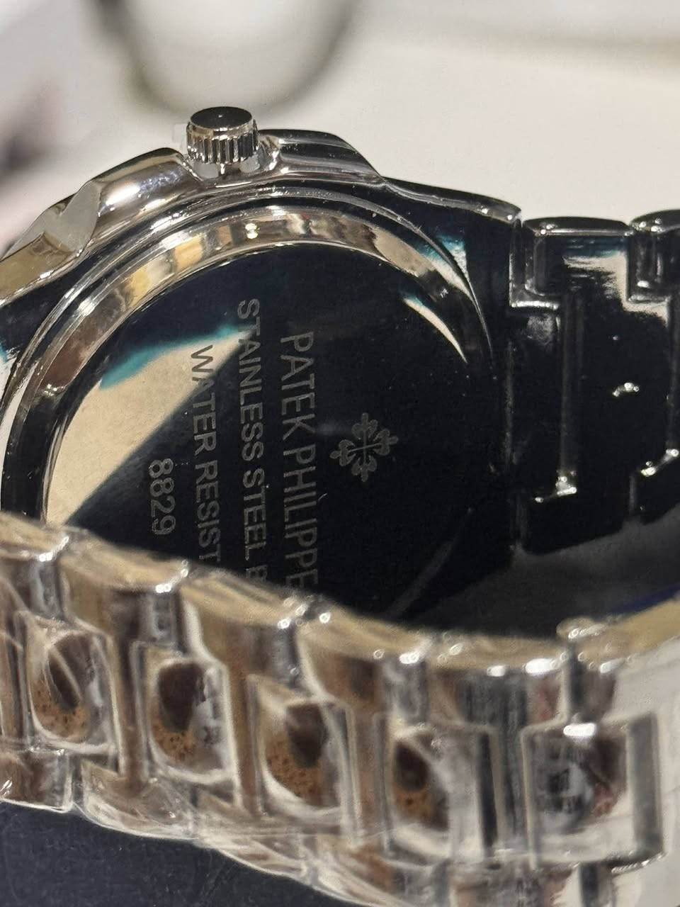 باتيك فيلب وزن متوسط كوارتز
السعر 20،000 مع التوصيل 
للطلب على الخاص او على الواتساب
***********
