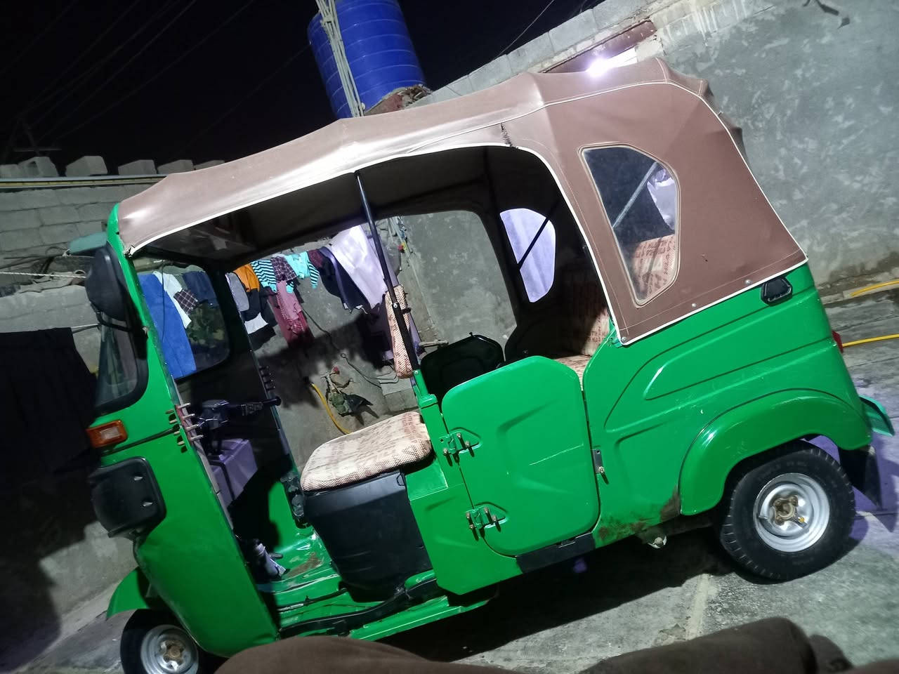 سلام عليكم تكتك موديل 21رقم النكليزي كفاله المحرك والكشرهه شوف العين شراي اتصل  ***********
