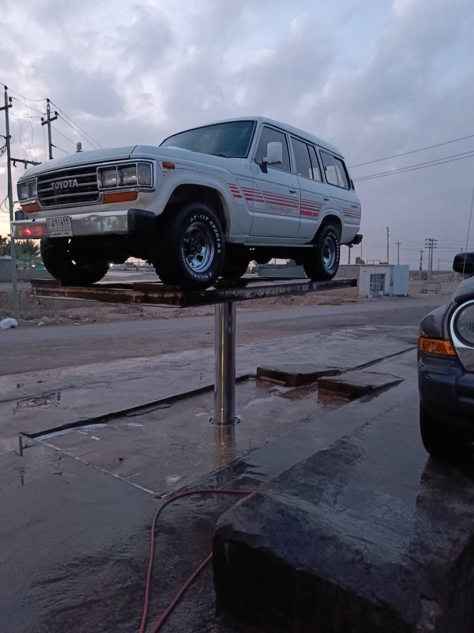 لاند كروز 89 بلادية گير محرك جديد
فورويل كهربائيات كلها شغال تخم تاير جديد امريكي 
السعر 60
الرقم: ***********
