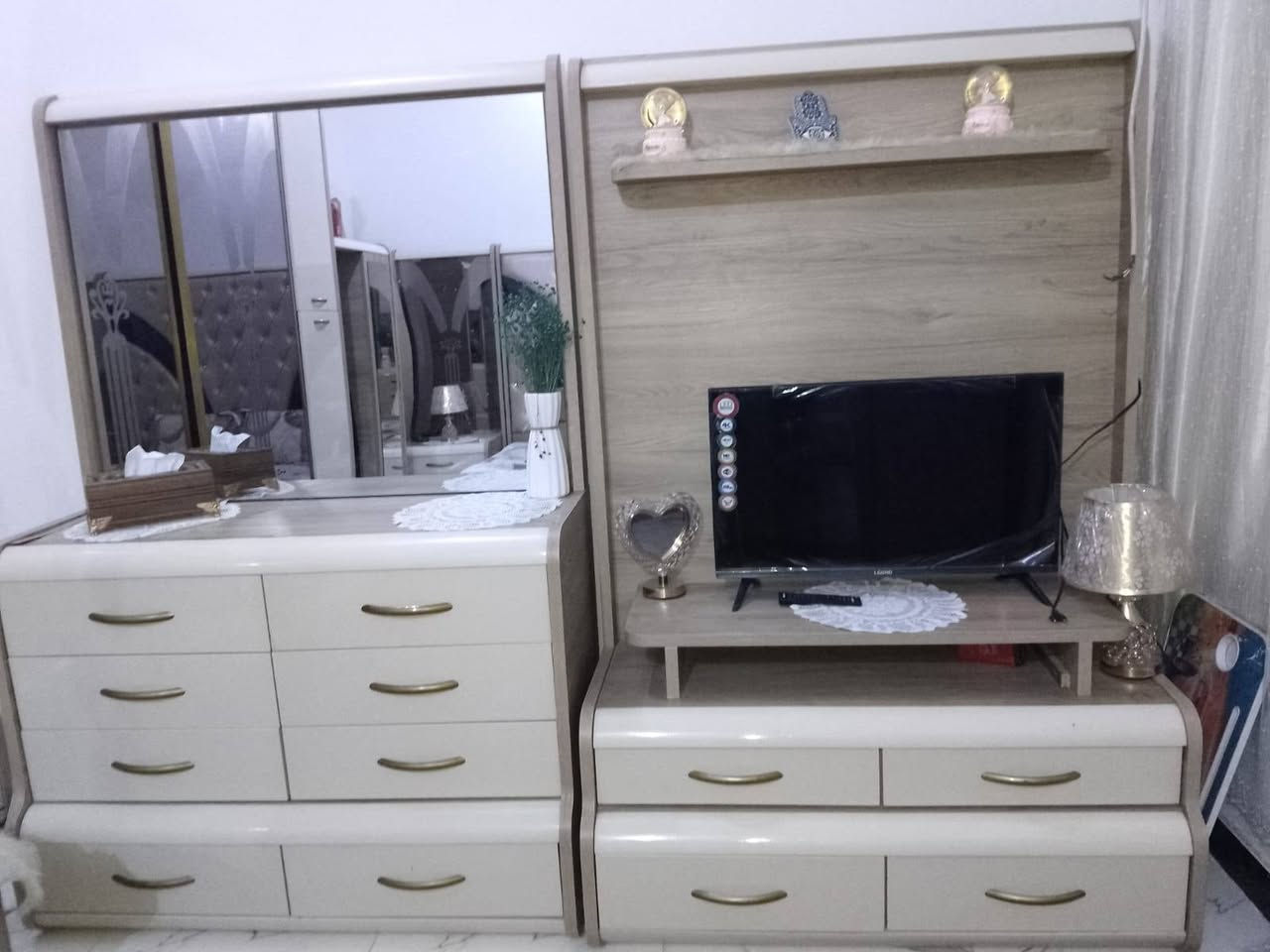 سلام عليكم البيع غرفه تركيه ١٠قطع نضيفه ومرتبه مكاني العماره حي العسكري التواصل اتصال او واتساب ***********
