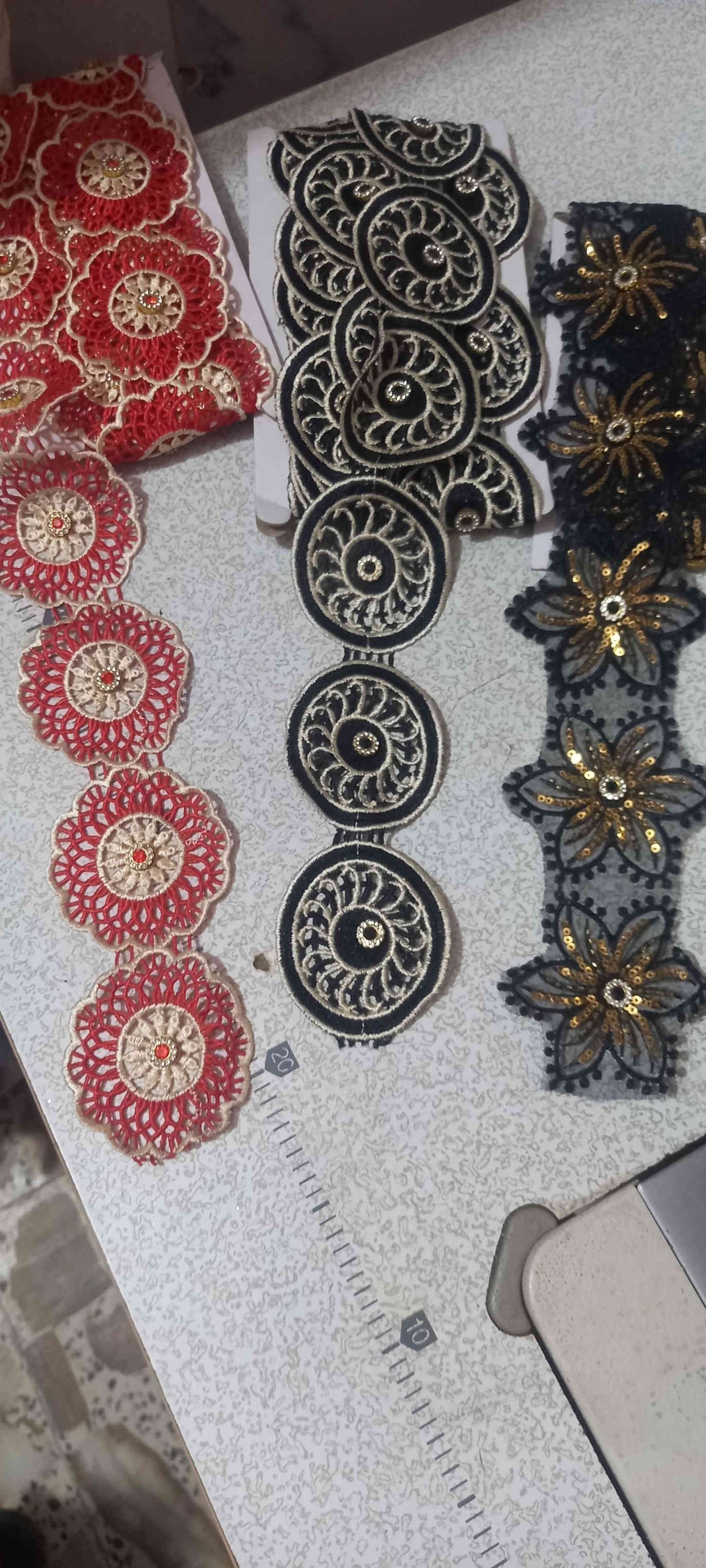 لوازم خياطه للبيع بسعر مناسب للتواصل ***********
