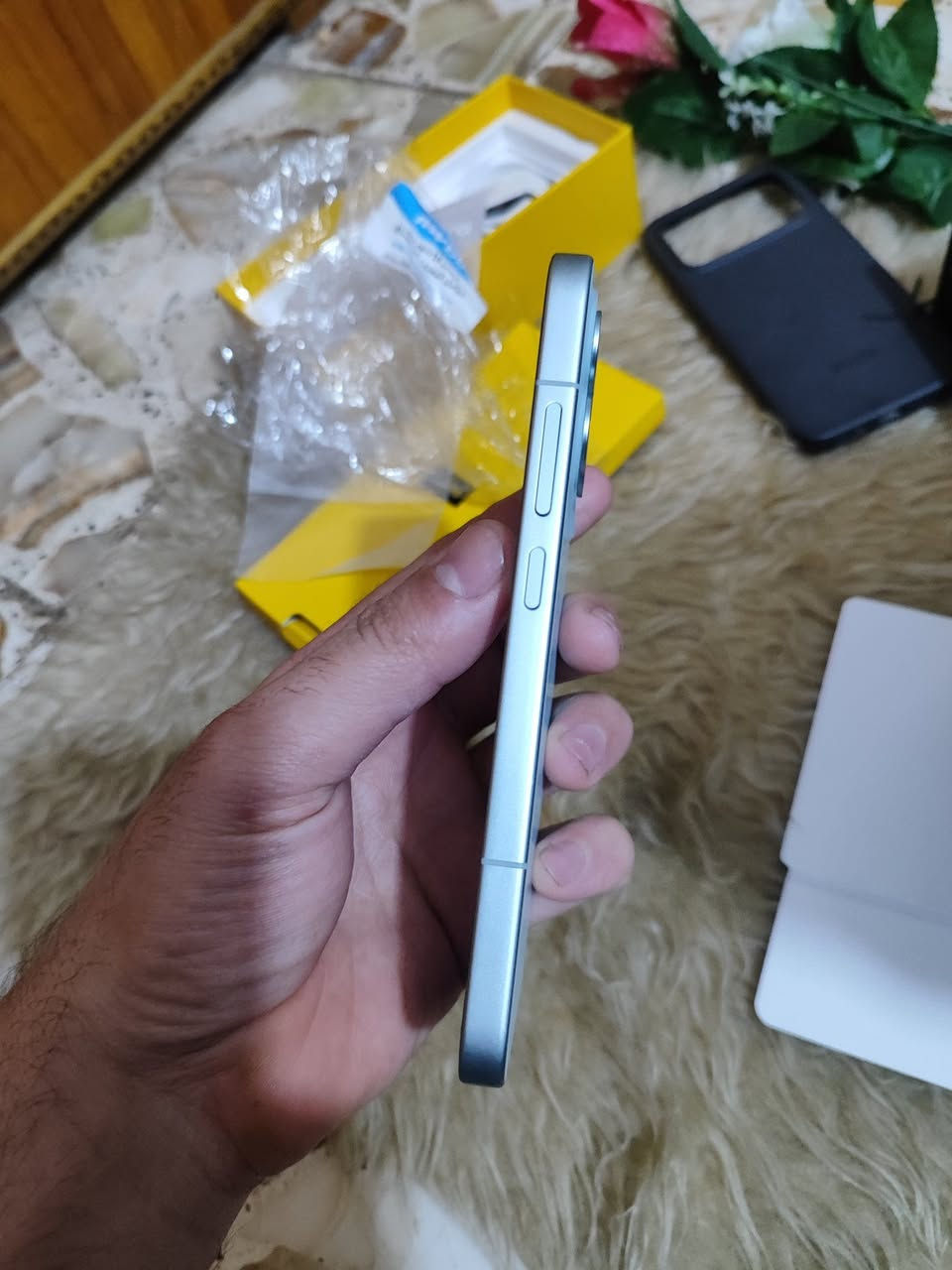 سلام عليكم اخوان جهاز بوكو F8 pro جديد اخوان فقط فاتحي من الكارتون بطاريه 100ذاكره 512 كامل الملحقات نضافه 100ب100اهم مواصفاته معالج 8 اليت وبطاريه 6210 شحن سريع 100 واط للبيع بسعر 700 عالما سعر الجديد حاليا اعلا من 820 الف او مراوس يكون افضل مكاني بغداد مدينه الصدر توصيل ماعندي للاستفسار خاص او وات ***********
