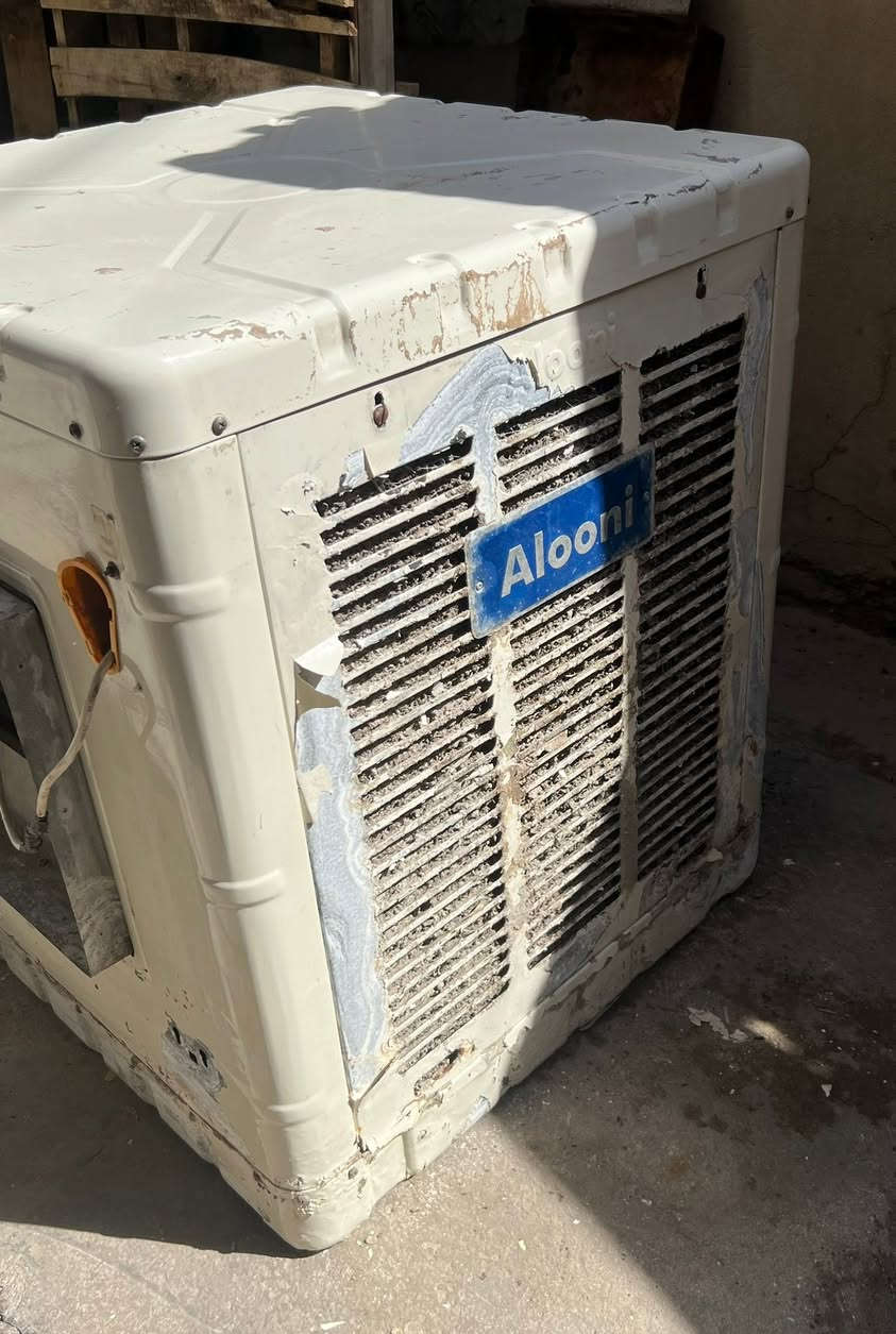 مبردة
حجمها ثنين ونص 
الوني ايرانية اصلية 
ماطورها سرعتين بلادي 
قفلها ١٠٠ 
شوية صبغها واكع

طباخ ب٨٠
الكاونتر ب١٠٠


**إذا كنت صاحب هذا الإعلان وتريد حذفه لأي سبب، رجاءا أرسل رسالة إلى الدعم الفني**