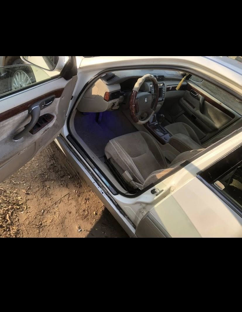 السلام عليكم ملكة موديل 2003 للبيع
كريستال خلفي دكمتين محرك في في تي 2.5 
كير محرك شرط صدر امامي خلفي شرط 
تبريد تدفئة كلو شرط شغال كهربائيات فول 
تايرات جدد لويات جدد سيارة لا رصعة ولا شخوط فول نضافة
السعر 32 وبيها مجال للاستفسار ***********
***********
