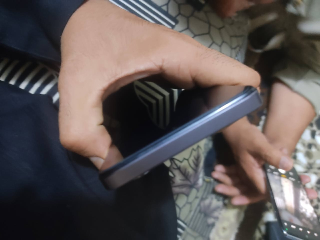 ريلمي c75 ذاكره 512 ضد الماء والكسر الجهاز مكفول ما عده شخط بالشاصي بالقرب من منفذ الشحن موضح بالصورة 225 وبي مجال حك الجيه العنوان بغداد هذا رقم الهاتف لو واتساب ***********

