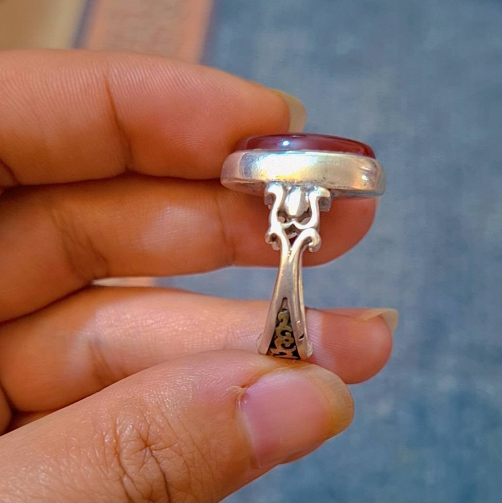 السلام عليكم ... سبحه فضه للبيع السعر ١٢٥ .... محبس عقيق اصلي ٨٠ .... محبس موزرلك اصلي ٦٥ 🦅  ***********
