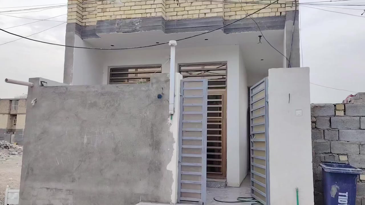 للبيع
بيت المساحه 100 متر طابقين الاول كامل والثاني واصل للسكف عالي عن الشارع
سبع البور طابو ملك صرف
منطقة الـ8000 مجاور مدرسة المسجد الأقصى القديمه
للأستفسار مراسلتنا على الواتساب
مكتب حيدر حنون للعقار
موقع المكتب في بداية شارع بلقيس
***********
