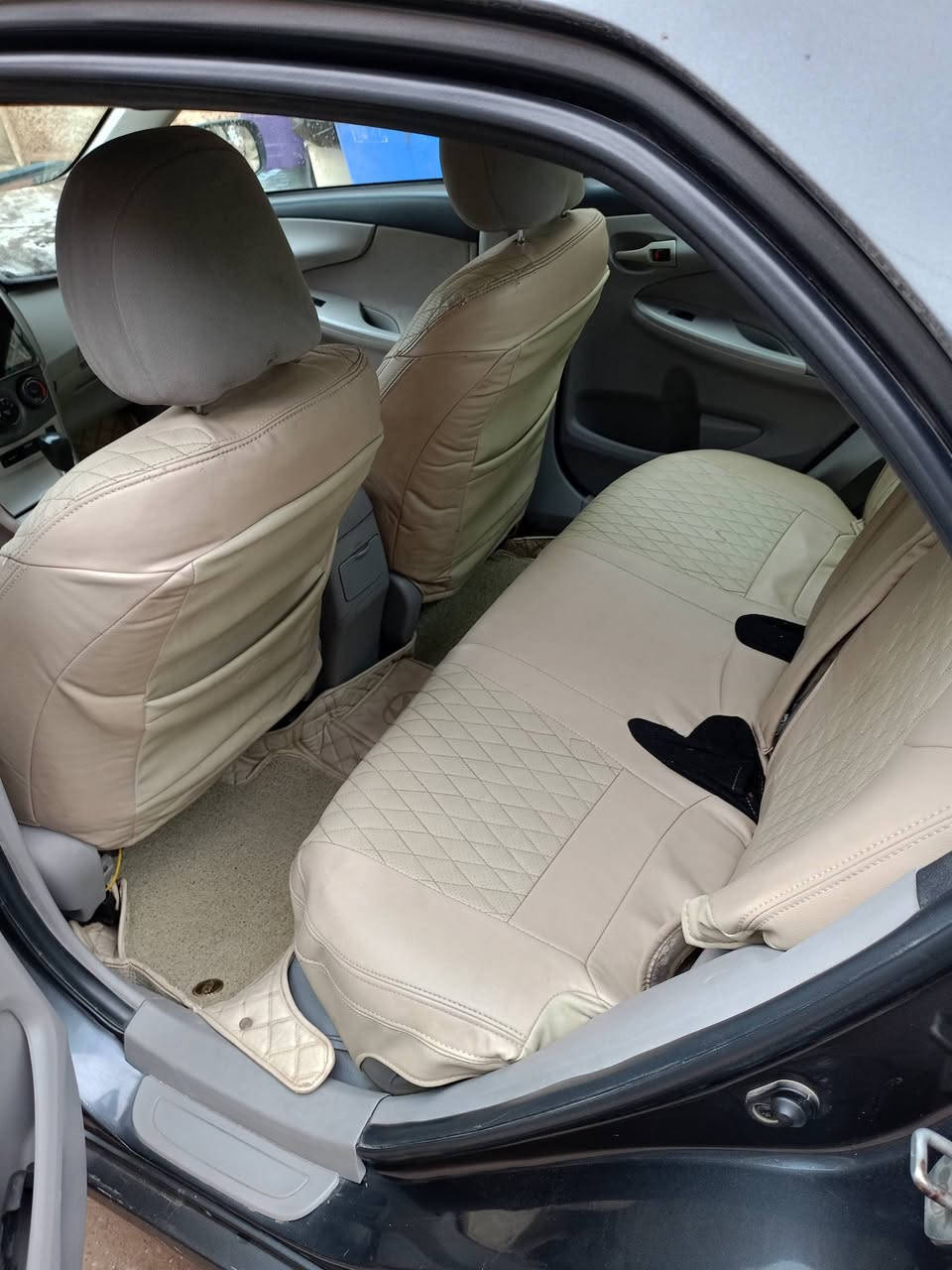 السلام عليكم 
كورلا للبيع 2013 بغداد الرقم الجديد 
العنوان ديالى
السعر 107
تلفون ***********
