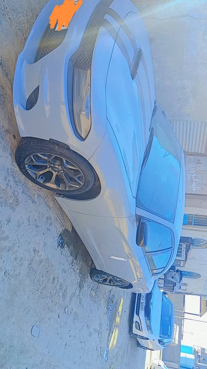 سلام عليكم جارجر موديل 2021 رقم أربيل بيه اربع قطع صبغ وبيه فخذه مبدلي اليسري *********** السعر 175 وبيه مجال قليل
